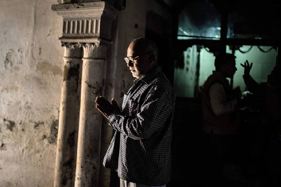 অনুরাগ শুক্ল আরও জানান, মৃত্যুশয্যায় থাকা প্রতি ব্যক্তির জন্য দু’সপ্তাহ বরাদ্দ থাকে। এই সময়ের মধ্যে মৃত্যু না হলে হোটেল ছেড়ে দিতে অনুরোধ করা হয় ওই ব্যক্তির পরিবারের সদস্যদের।