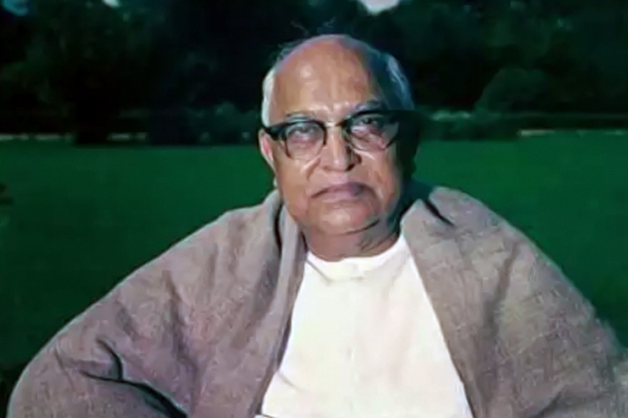 খড়্গের আগে কর্নাটক থেকে কংগ্রেসের সভাপতি হয়েছেন এস নিজলিঙ্গাপ্পা। ষাটের দশকে কংগ্রেসের অন্দরে ক্ষমতার কেন্দ্র হয়ে ওঠা ‘সিন্ডিকেট’-এর এই সদস্য ১৯৬৮ সালে দলের শীর্ষ পদে বসেছিলেন।