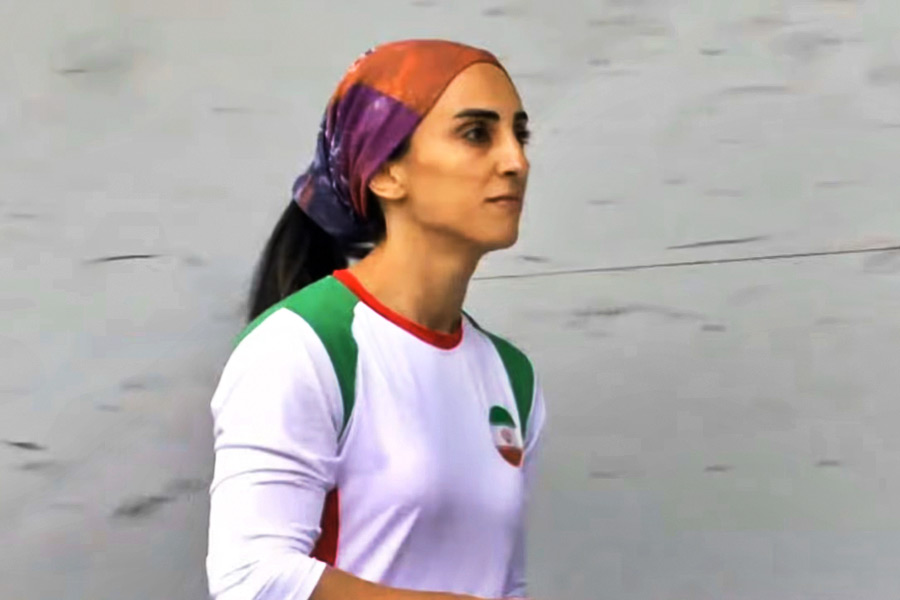 মঙ্গলবার এলনাজ়ের ইনস্টাগ্রাম পোস্টের পর দক্ষিণ কোরিয়ার বিদেশমন্ত্রক জানায়, ইরানি তরুণী তাদের দেশ ছেড়েছেন। কিন্তু এলনাজ় নিজের দেশে ফিরছেন কি না, তা স্পষ্ট করে জানানো হয়নি তাদের তরফে।