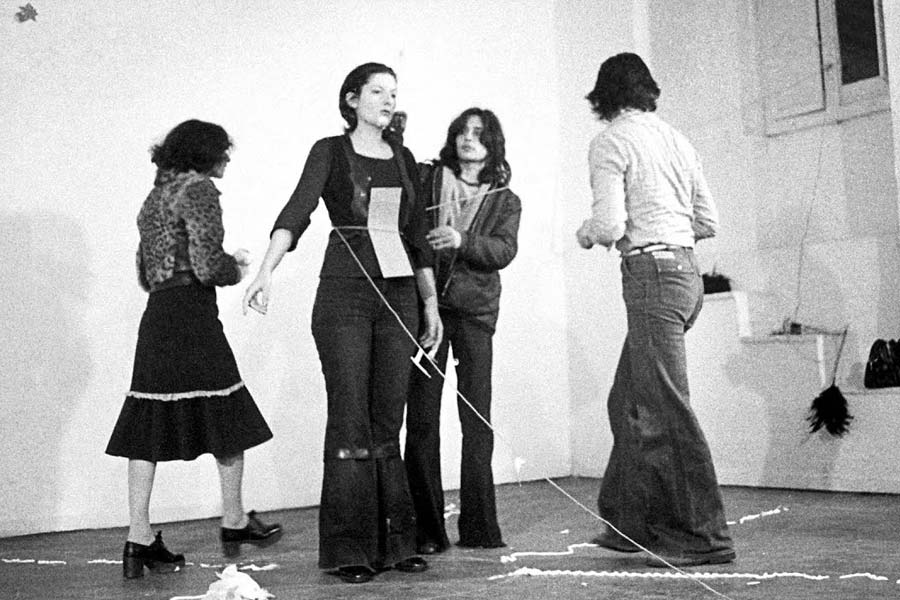 ‘রিদম’ সিরিজের ওই শো ১৯৭৪ সালে ইতালির নেপলসে্‌র একটি প্রেক্ষাগৃহে মঞ্চস্থ হয়। শোয়ের নাম ছিল ‘রিদম ০’।