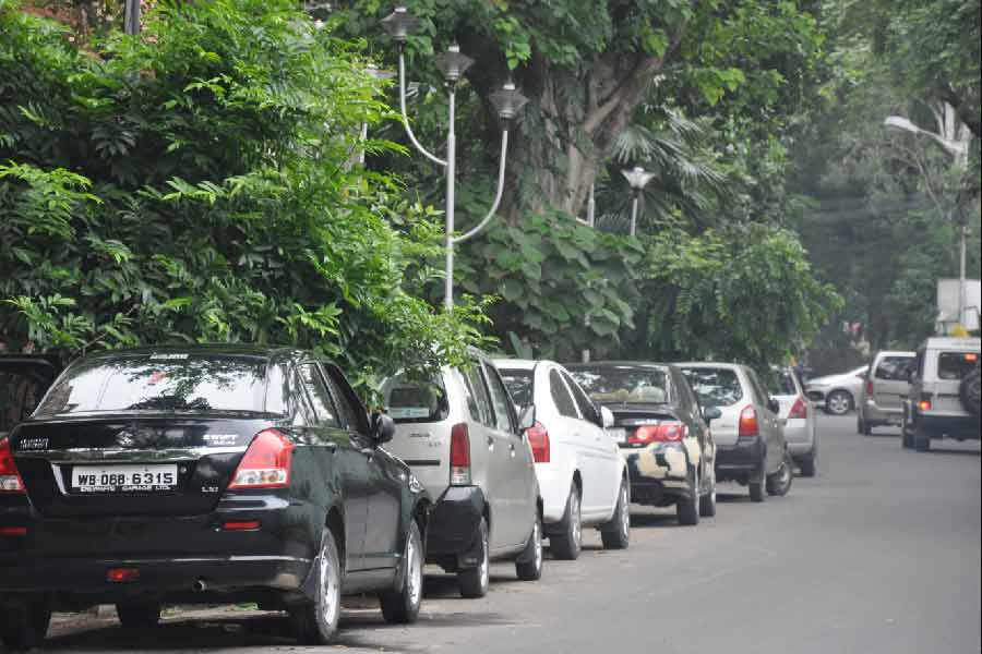 অনেক সময় যেখানে গাড়ি রাখা হয় না, সেখানেও ইদানীং পার্কিং করা হয়। তার ফলে যান চলাচলের সমস্যা দেখা দেয়। বাড়তি পার্কিং আদায় করা হলে মানুষের মধ্যে অহেতুক দীর্ঘ সময় ধরে গাড়ি পার্কিং করার প্রবণতা কমবে।