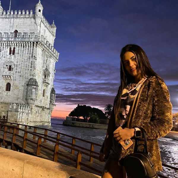 পুলিশ সূত্রে খবর, মুখোশ পরে মোটরবাইকে চেপে এসে নুবিয়ার বাড়িতে ঢোকে দুই আততায়ী।