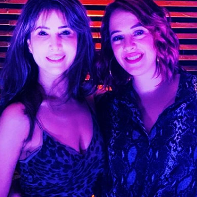 ২০১৭ সালে হ্যাজেল কিচের সঙ্গে বিয়ে হয় যুবরাজের। তবে হ্যাজেলের সঙ্গে বন্ধুত্ব রয়েছে কিমের। এমনকি যুবরাজের সঙ্গেও বন্ধুত্বপূর্ণ সম্পর্ক রয়েছে কিমের। সমাজমাধ্যমে তিন জনের একসঙ্গে নিজস্বীও দেখা গিয়েছে।