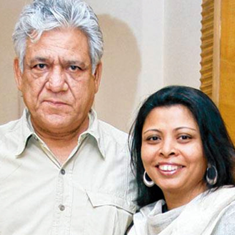 অভিনেতার প্রাক্তন স্ত্রী নন্দিতা পুরীই তাঁর জীবনের গোপন সত্য প্রকাশ্যে নিয়ে আসেন। অভিনেতার জীবনকাহিনির উপর ভিত্তি করে একটি বই লিখেছিলেন নন্দিতা। সেই বইতে ওমের জীবনের গোপন কথাগুলিরও উল্লেখ করেছিলেন তিনি।