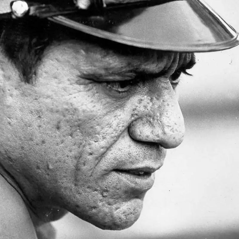 শুধু তাই নয়, বইতে নন্দিতার দাবি, লক্ষ্মী নামে আরও এক মহিলার সঙ্গে নিয়মিত যৌনসঙ্গমে লিপ্ত হতেন ওম।