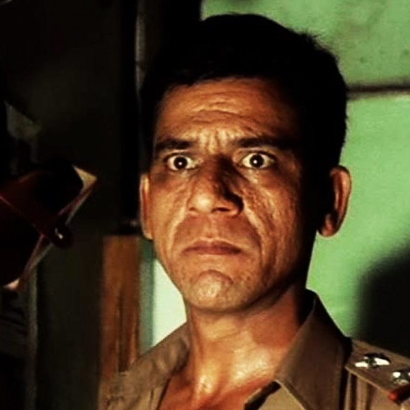 ওমপ্রকাশ অবশ্য লক্ষ্মীর সঙ্গে তাঁর সম্পর্ক নিয়েও মুখ খোলেন। অভিনেতা জানান, ছোট থেকে ওম মানুষ হয়েছেন লক্ষ্মীর কাছেই।