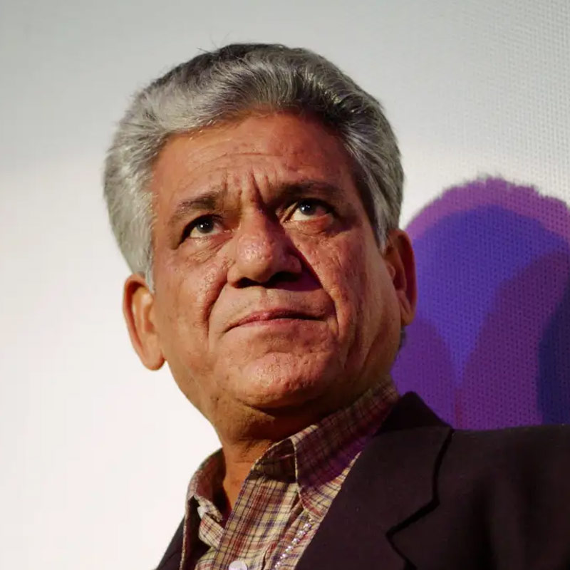 নন্দিতার উপর ক্ষোভপ্রকাশ করে ওম বলেন, ‘‘আমার জীবনের গুরুত্বপূর্ণ মুহূর্তগুলি বাদ দিয়ে এই সস্তার গল্পে ভরিয়ে দিয়েছে। দুনিয়ায় বাকি স্বামীরাও যেমন তাঁদের স্ত্রীর সঙ্গে মনের কথা ভাগ করেন, আমিও তাই করেছিলাম।’’