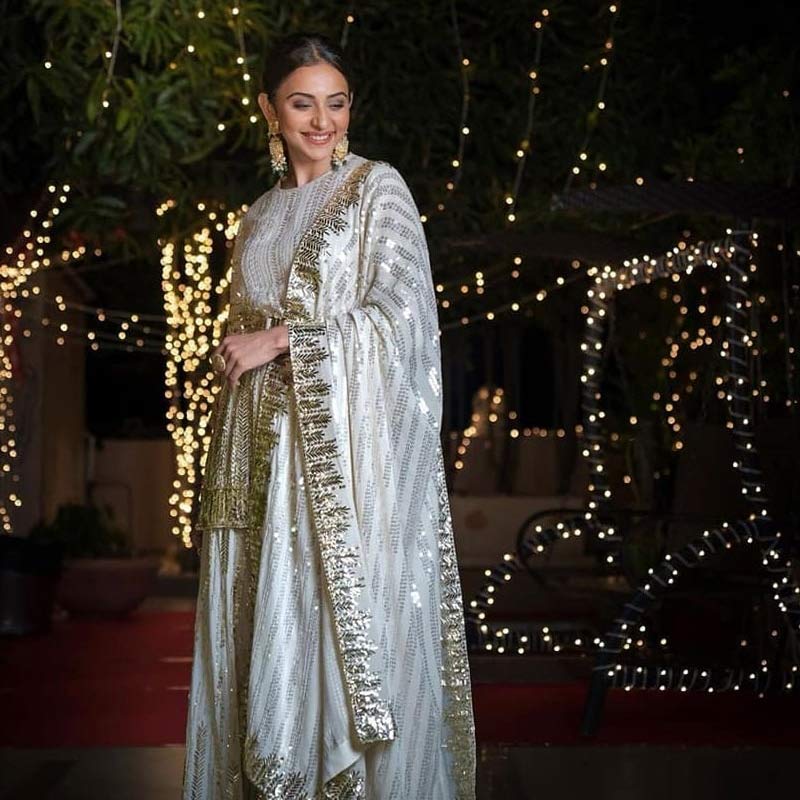 আদিত্য রায় কপূর, রকুলপ্রীত, বাণী কপূর, তাহিরা কাশ্যপ ছাড়াও এই পার্টিতে এসেছিলেন ক্যাটরিনা এবং ভিকি।