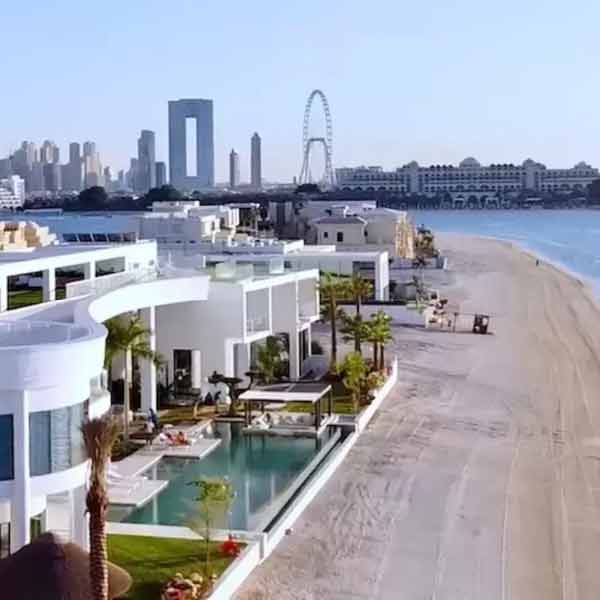 প্রসঙ্গত, গত বছরে সংযুক্ত আরব আমিরশাহিতে সম্পত্তির দাম ৭০ শতাংশেরও বেশি বেড়েছে। এমন আবহে এত দামে মুকেশের বাড়ি ক্রয় বাড়তি নজর কেড়েছে বণিক মহলে। 