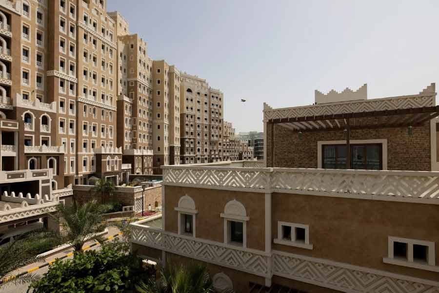 তবে ইদানীং, আমেরিকা ও ইংল্যান্ড-সহ বিশ্বের নানা প্রান্তে সম্পত্তি কেনায় মগ্ন হয়েছেন অম্বানী। যার মধ্যে অন্যতম দুবাইয়ের এই বাড়ি। 