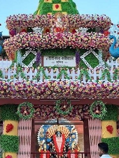 দেবী বয়রা কালীর মাহাত্ম্য কথা ছড়িয়ে রয়েছে দেশ বিদেশে। তাই কালী পুজোর রাতে ভক্ত সমাগম হয় দূরদূরান্ত থেকে। 