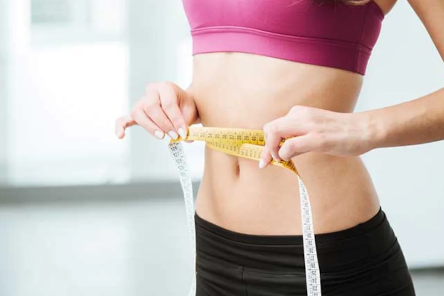 ক্যালোরি নিয়ে যাঁরা অত্যধিক মাত্রায় সচেতন, তাঁরা দুধ থেকে খানিক দূরেই থাকেন।