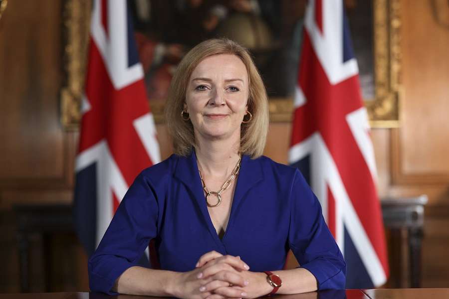 ৪৫— মাত্র ৪৫ দিনের জন্য লিজ় ব্রিটেনের প্রধানমন্ত্রীর দায়িত্ব পালন করেছেন।