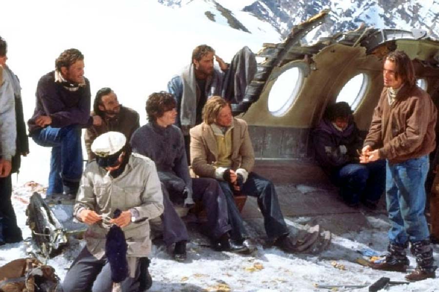 ওই দুর্ঘটনায় ১২ জন বিমানযাত্রীর তৎক্ষণাৎ মৃত্যু হয়।