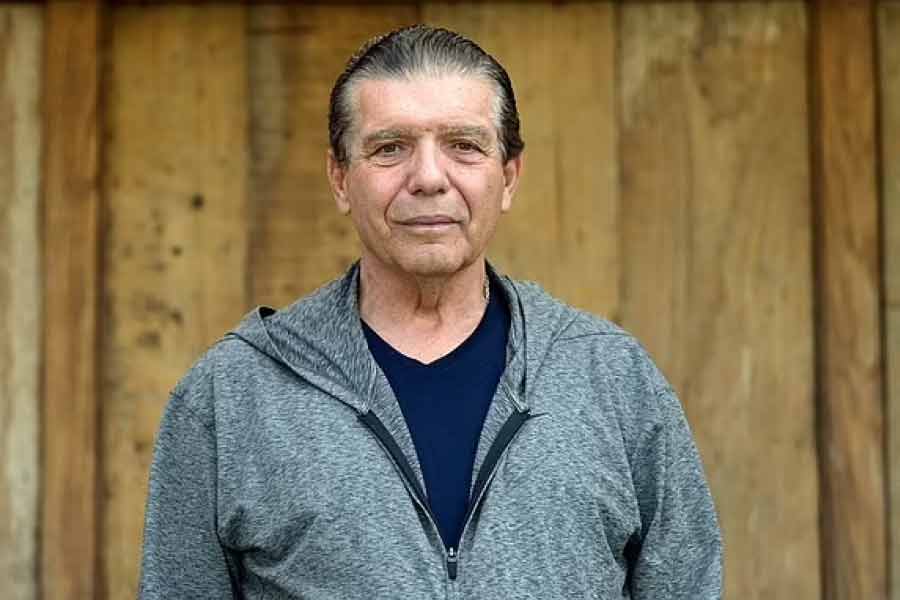 ওই ঘটনা নিয়ে লেখক পিয়ার্স পল রিডও লিখেছিলেন বেস্ট সেলিং বই, ‘অ্যালাইভ: দ্য স্টোরি অফ দ্য আন্দিজ সারভাইভার্স’। পরবর্তী কালে সেই বই থেকে পূর্ণদৈর্ঘ্যের ছবিও তৈরি হয়।