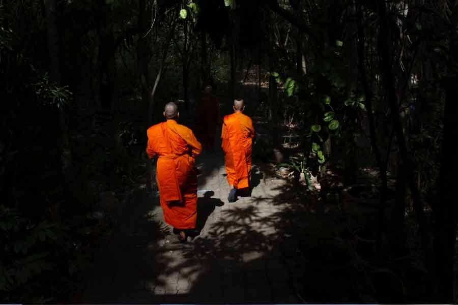 তার পর নেপালি সন্ন্যাসিনী পরিচয় ভাঁড়িয়ে উত্তর দিল্লিতে থাকা শুরু করেন ওই মহিলা। 