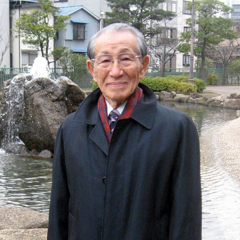 ২৯ বছর পর হিরুর মুখোমুখি হয়েছিলেন অবসরপ্রাপ্ত মেজর। সেনা থেকে অবসরের পর পেশায় তিনি তখন বইবিক্রেতা। লুবাং দ্বীপে পৌঁছে নিজের প্রতিশ্রুতি পূরণ করেছিলেন অবসরপ্রাপ্ত মেজর। প্রায় তিন দশক পরেও ঊর্ধ্বতনের প্রতি আনুগত্যের অভাব ছিল না হিরুর।