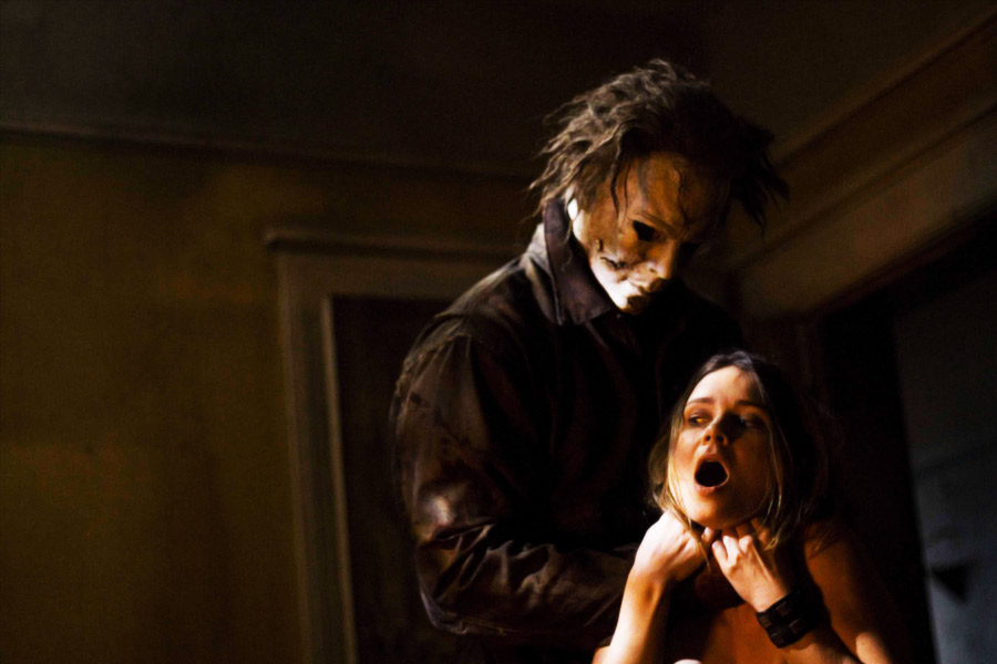 এমন শিউরে ওঠা সিরিজ়ের দর্শক-সংখ্যা মোটেও হেলাফেলা করার মতো নয়। এ ধরনের অপরাধমূলক সিরিজ়েই কেন ঝোঁকেন হাজারো দর্শক? এর পিছনে কোন মানসিকতা কাজ করে? এতে কি অজান্তেই মানসিক ক্ষতি হয়? কী ব্যাখ্যা দেন মনোবিশেষজ্ঞরা? 