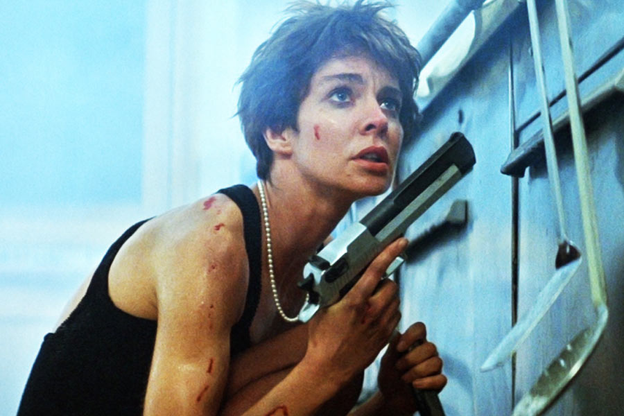 অপরাধমূলক সিরিজ়ের মাধ্যমে সামাজিক ও বিচারব্যবস্থার প্রতি আস্থাও ফুটে ওঠে দর্শকদের। সেই সঙ্গে এ ধরনের ভয়ঙ্কর কোনও ঘটনা যে তাঁর জীবনে ঘটছে না, তাতেও স্বস্তি পান তাঁরা। এগুলি যে অদ্ভুত ‘গল্প’, সে বিশ্বাসও জন্মে তাঁদের। এমন দাবি রুচির। 