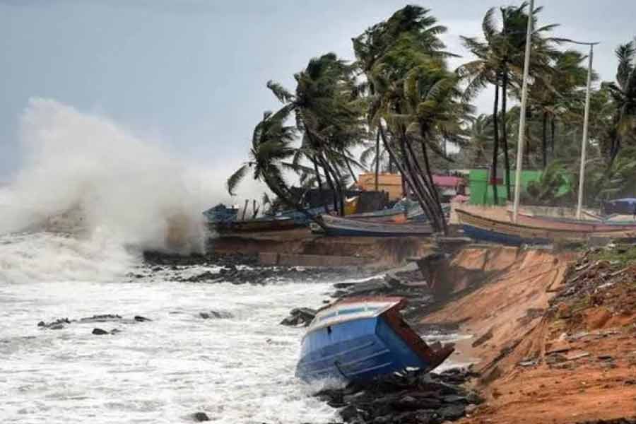 আবহবিদরা জানিয়েছেন, ঘূর্ণিঝড় তৈরি হওয়ার পর তা ধীরে ধীরে বঙ্গোপসাগরের উত্তর ও উত্তর-পূর্ব দিকে এগিয়ে যাবে। ২৫ অক্টোবর এই ঘূর্ণিঝড় এগিয়ে যেতে পারে পশ্চিমবঙ্গ এবং বাংলাদেশ উপকূলের দিকে। তবে এই ঘূর্ণিঝড় আদৌ পশ্চিমবঙ্গ এবং বাংলাদেশের কোনও উপকূলে আছড়ে পরবে কি না, তা নিশ্চিত করেননি আবহবিদরা।