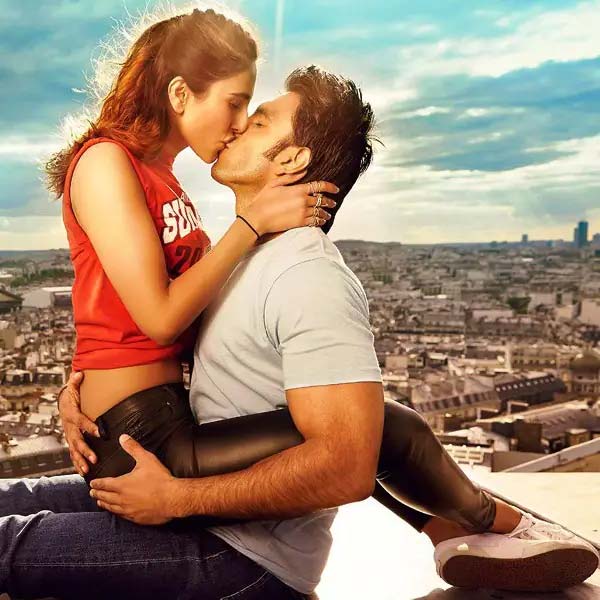 ক্যামেরার কারসাজি কিছু ক্ষেত্রে থাকে বটে, তবে মুখ্য ভূমিকা নিতে হয় নায়ক-নায়িকাকেই। চুমুটা কিন্তু তাঁদের খেতেই হয়। ক্যামেরার সামনে। 