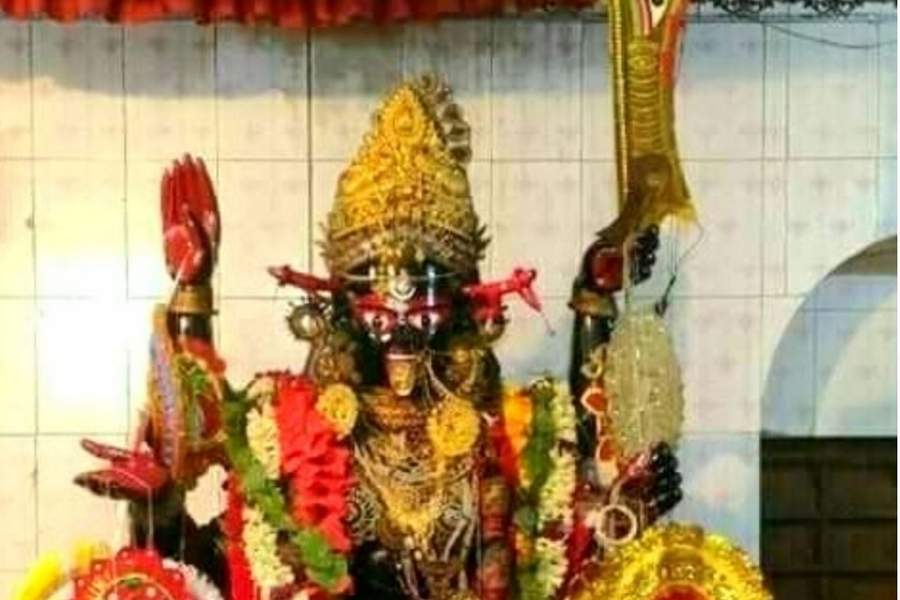 আমতার জগৎপুর গ্রামে দেবীর ঘট প্রথম প্রতিষ্ঠা করেন কালীপ্রসন্ন ভট্টাচার্য। পরে দেবীর স্বপ্নাদেশ মেনে গৌরী নদীর তীরে শ্মশানের মধ্যে কালীমূর্তি প্রতিষ্ঠা করে তাঁর পুজো শুরু করেন তিনি। 