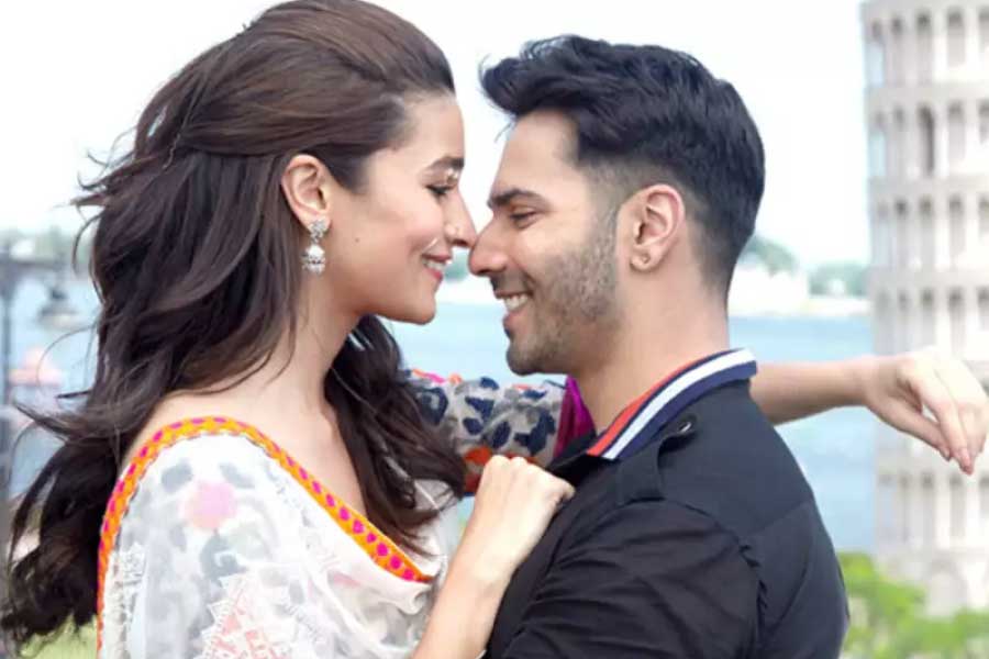 অনেক পরিচালকই মনে করেন, ঘনিষ্ঠ দৃশ্য কোনও অতিথি পরিচালক পরিচালনা করলে অভিনেতা-অভিনেত্রীরা স্বাচ্ছন্দ্য বোধ করেন। 