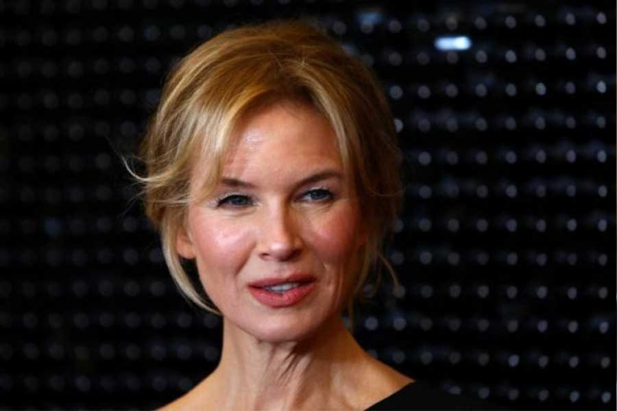 ‘সিন্ডরেলা ম্যান’ ছবিতে রেনি জেলওয়েগার সহ-অভিনেতা রাসেল ক্রো-কে চুম্বন করতে চাননি। এ ক্ষেত্রেও ব্যবহার করা হয়েছিল বডি ডাবল। 