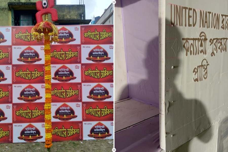 আবার তেমনই নাকি রয়েছে মুখ্যমন্ত্রী রূপে অর্জন করা একের পর এক সাফল্যের জয়গাথা। থাকছে দুধ বিক্রি করে জীবিকা নির্বাহের কথাও। 