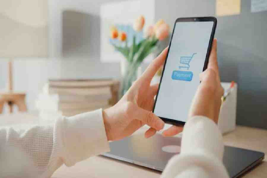 ২০০ টাকা কেটে নেওয়ার বদলে ৮.৪৬ লক্ষ টাকা বেরিয়ে গিয়েছে।