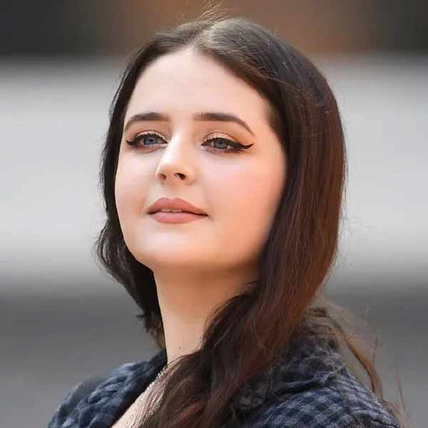 যে প্রতিযোগী ইহুদি বিদ্বেষী মনোভাব পোষণ করেন, তাঁরাই একমাত্র এই প্রতিযোগিতায় অংশগ্রহণ করতে পারেন। যাঁর পাঠানো নিজস্বী বিচারকদের পছন্দ হবে, তিনিই হবেন বিজয়ী।