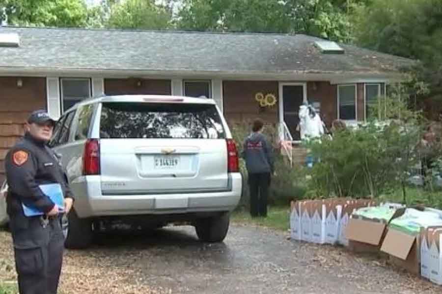 কারিনের বাড়ি থেকে পশুপাখিগুলি উদ্ধার করে নিয়ে যাওয়ার জন্য পশু চিকিৎসক এবং বিশেষজ্ঞদের ডাকা হয়েছিল। তাঁরা উদ্ধারকৃত আরশোলা, কচ্ছপ, সাপ, খরগোশ, পাখি এবং বিড়ালগুলিকে নিয়ে গিয়েছেন।