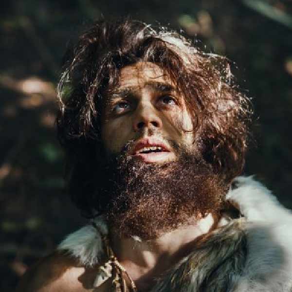 তবে যৌনসঙ্গীর খোঁজে গুহার নিরাপত্তা ছেড়ে বাইরে বেরোতেন মহিলারা। বাইরের জগৎ থেকে অন্য নিয়ান্ডারথালদের মধ্যে থেকে যৌনসঙ্গী বেছে নিতেন তাঁরা।