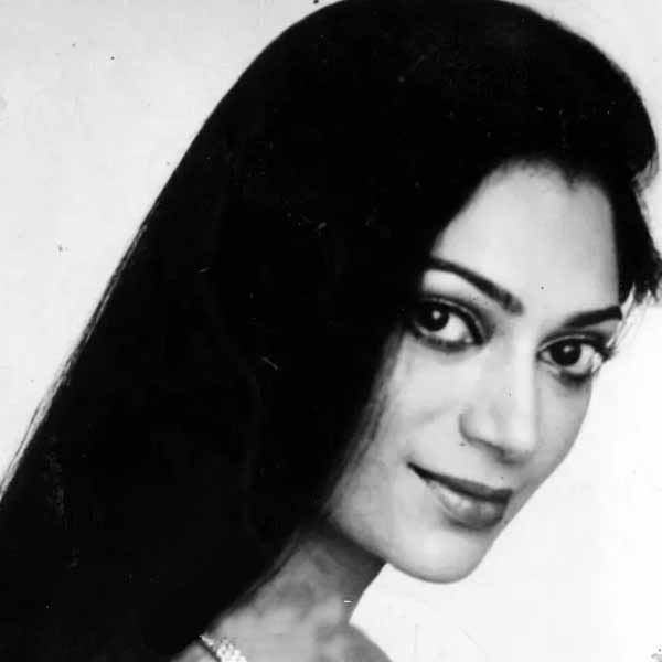 তবে বিয়ে বেশি দিন টেকেনি। ১৯৭৯ সালে তাঁদের বিচ্ছেদ হয়ে যায়। এই প্রসঙ্গে সিমি বলেছিলেন, ‘‘জানতাম, এই সম্পর্ক টিকবে না। আমরা দু’জন পুরো আলাদা মানুষ ছিলাম।’’