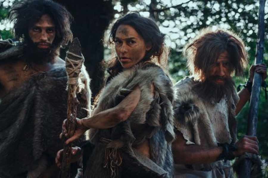 নতুন গবেষণাপত্রে দাবি, নিজেদের গুহার কাছাকাছি থাকলেও আত্মীয়দের সঙ্গে যৌনসঙ্গমে লিপ্ত হওয়ার প্রবণতা ছিল না নিয়ান্ডারথালদের উপপ্রজাতির। এমনকি, ডেনিসোভানস নামে এক উপপ্রজাতির সদস্যরা কয়েকশো কিলোমিটার দূরে বসবাস করলেও তাঁদের মধ্যে যৌনসঙ্গী খুঁজতেন না।