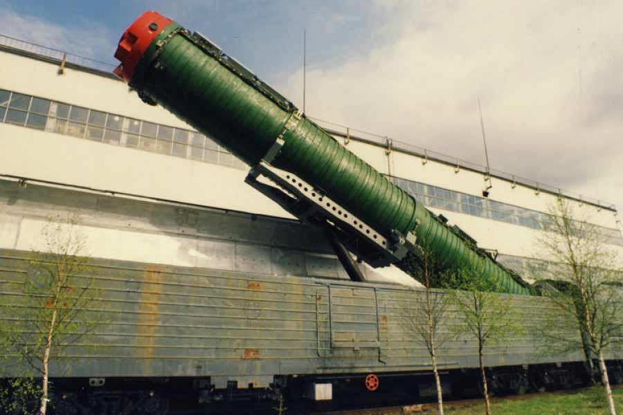 নেটোর খাতায় এই অস্ত্রটির আরও একটি নাম রয়েছে। নেটোর সাঙ্কেতিক ভাষায় একে ‘এসএস-২৪ স্ক্যালপেল’ বলে ডাকা হয়। তবে শুধু রাশিয়াই নয়, চিন-সহ পূর্ব ইউরোপের সামরিক যন্ত্রপাতিকে ওই সাঙ্কেতিক নামই দিয়েছে নেটো। 