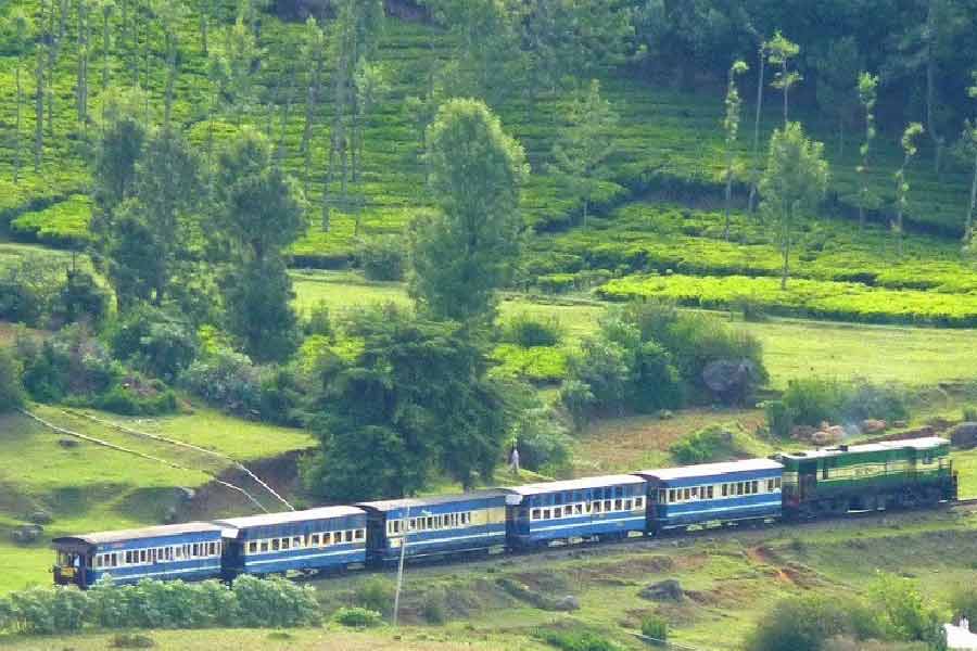 ট্রেনটি মূলত তিন কামরার, তবে ২০১৬ সালের পর যাত্রীসংখ্যা হঠাৎ বেড়ে যাওয়ায় চতুর্থ কামরা যুক্ত করা হয়েছে।