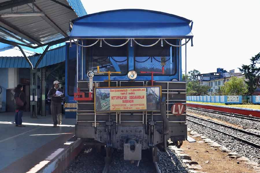 চড়তে চান দেশের সবচেয়ে ধীর গতির ট্রেনে? তবে চটপট আসন সংরক্ষণ করে ফেলুন।