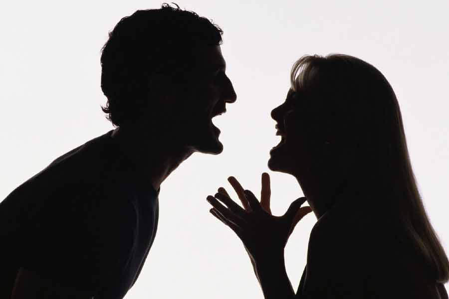 ইয়াংকে যখন তাঁর বাড়ি থেকে তুলে নিয়ে যাওয়া হয়, তখনই সমাজমাধ্যমে নিখোঁজ ব্যক্তির সতর্কতামূলক সঙ্কেত ছড়িয়ে পড়েছিল। পুলিশ তদন্ত শুরু করেছিল তখন থেকেই। ইয়াংয়ের বাড়িতে গিয়ে তারা ধস্তাধস্তির চিহ্ন পায়।