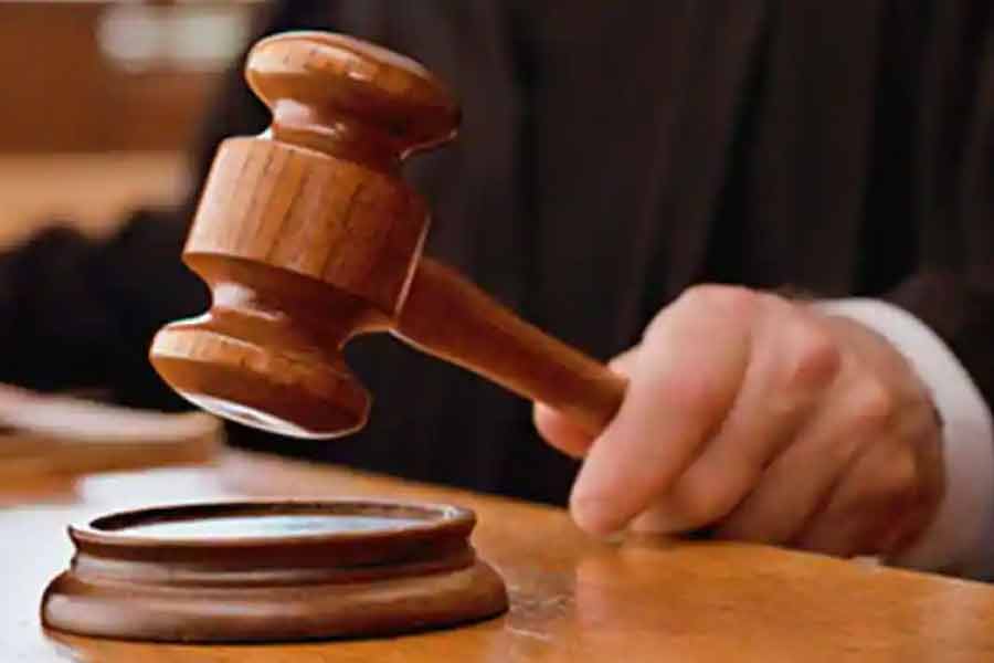 আপাতত জেল হেফাজতে রাখা হয়েছে অভিযুক্তকে। তাঁর জামিনের আবেদন খারিজ করে দিয়েছে আদালত।