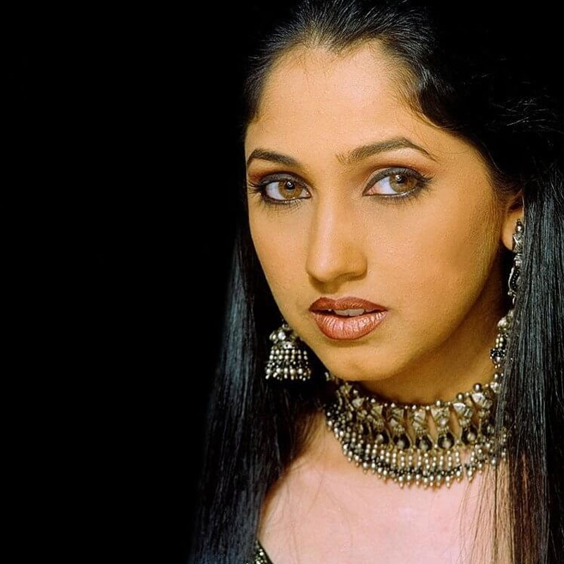 ১৯৯৯ সালে ‘প্যার মে কভি কভি’ সিনেমা দিয়ে বলিউডজগতে পা রেখেছিলেন রিঙ্কি। ‘জিস দেশ মে গঙ্গা রেহতা হ্যায়’, ‘ইয়ে হ্যায় জলওয়া’ ছবিতেও অভিনয় করতে দেখা গিয়েছে তাঁকে।