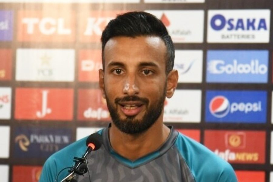 অনুশীলনে মাথায় চোট পেয়েছিলেন। স্ক্যান পরার পর কোনও চোট ধরা পড়েনি। তাই ভারতের বিরুদ্ধে শান মাসুদকে নিয়েই দল গড়বেন বাবর। সাম্প্রতিক ছন্দ কিছুটা চিন্তায় রাখতে পারে।