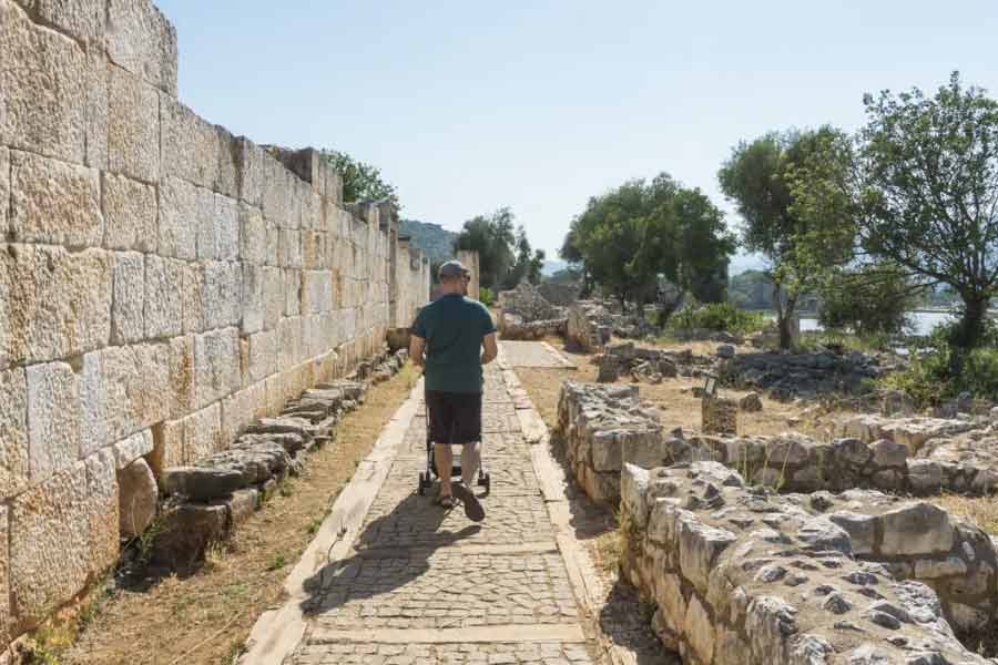 পরে জলস্তর নামলে নিকোলাসের স্মৃতিধন্য চার্চটির ধ্বংসাবশেষ দেখতে পাওয়া যায়। পরে এই ধ্বংসাবশেষের উপরেই গড়ে ওঠে নতুন গির্জা। 