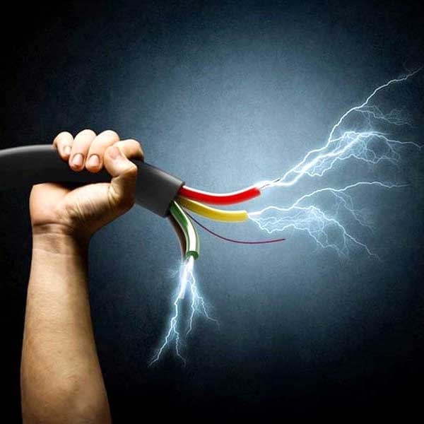 পুলিশ সূত্রে খবর, কী ভাবে ঘটনাটি ঘটল, তা খতিয়ে দেখা হচ্ছে। ইরফানের দেহ ময়নাতদন্তের জন্য পাঠানো হয়েছে। এদিকে ক্ষোভে ফুঁসছে এলাকাবাসী। কারণ, হাওড়ায় এমন ঘটনা এই প্রথম নয়। তবে এলাকাবাসীও অনুশোচনায় ভুগছেন। আঙুল উঠছে স্থানীয় ক্লাবের দিকে।