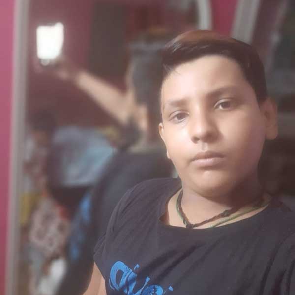 এর আগে, হাওড়ার ডোমজুড়ের একটি স্কুলে ওয়াটার পিউরিফায়ার থেকে জল খেতে দিয়ে বিদ্যুৎস্পৃষ্ট হয় চতুর্থ শ্রেণির এক ছাত্রী। 