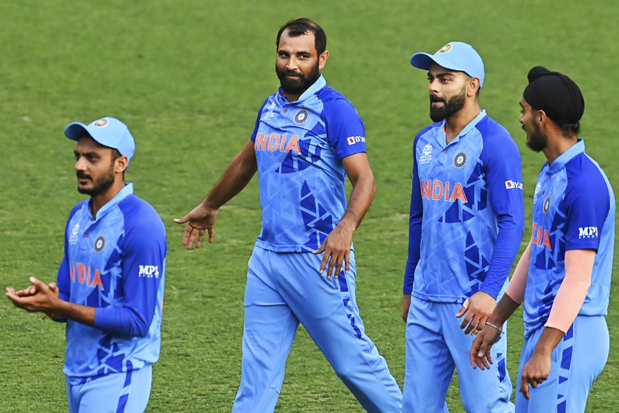 ২২ অক্টোবর থেকে অস্ট্রেলিয়ায় শুরু হয়েছে টি২০ বিশ্বকাপের মূল পর্ব। কিন্তু ভারতের ক্রিকেট দল ৭ অক্টোবর পৌঁছে গিয়েছে অস্ট্রেলিয়ায়।