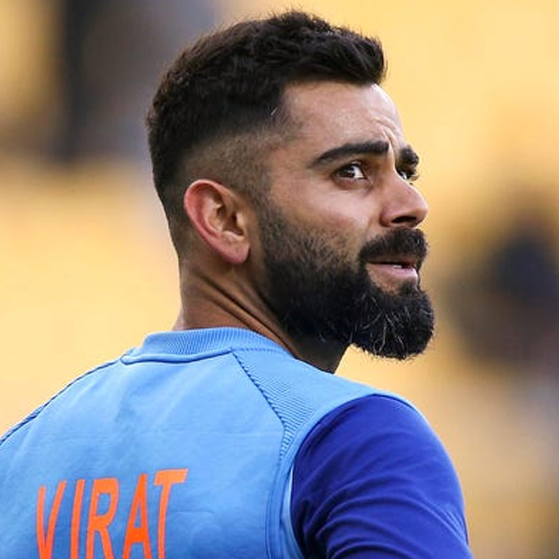 প্রায়শই বিরাটের নানা ছবি সমাজমাধ্যমে ভাগ করে থাকেন তিনি।