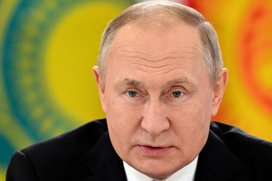 বিলির দাবি, ‘‘হতে পারে, জাহাজটি এই এলাকায় ঘুরেফিরে খুঁটিনাটি তথ্য সংগ্রহ করছে। নর্ডস্ট্রিম পাইপলাইনে বিস্ফোরণের পর পুতিন সব কিছুই করতে পারেন।’’