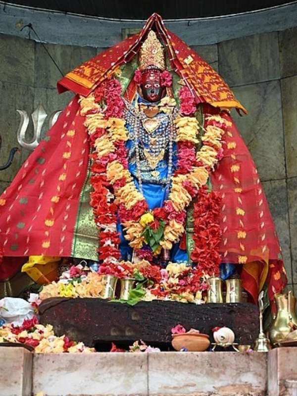 এই মন্দিরে হিন্দু, মুসলিম, খ্রিস্টান — সব ধর্মের মানুষ আরাধনা করতে পারেন। যে কেউ মাকে শ্রদ্ধা ভরে পুজো করলে মা সেই পুজো স্বীকার করেন। মা তাঁদের মনোস্কামনা পূরণও করেন। আর শুধু আমি নই, এখানকার প্রত্যেক বাসিন্দা এটাই বিশ্বাস করেন। আর সেই কারণে দূর-দূরান্ত থেকে মানুষ আসেন মায়ের পুজো দিতে। এই দৃশ্য আমার নিজের চোখে দেখা। 