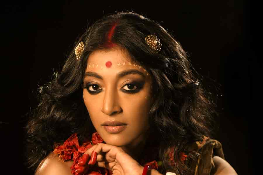 স্নিগ্ধরূপে পাওলি।